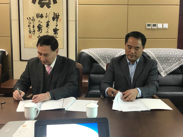 左边-郑州市二院院长-孙世龙.jpg
